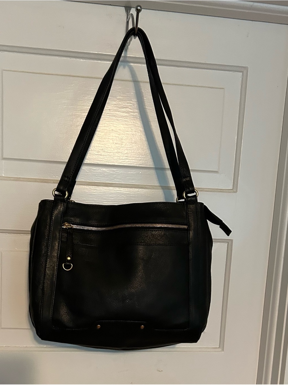 Everyday Black Women's Leather Shoulder Bag with Front Zip Pocket